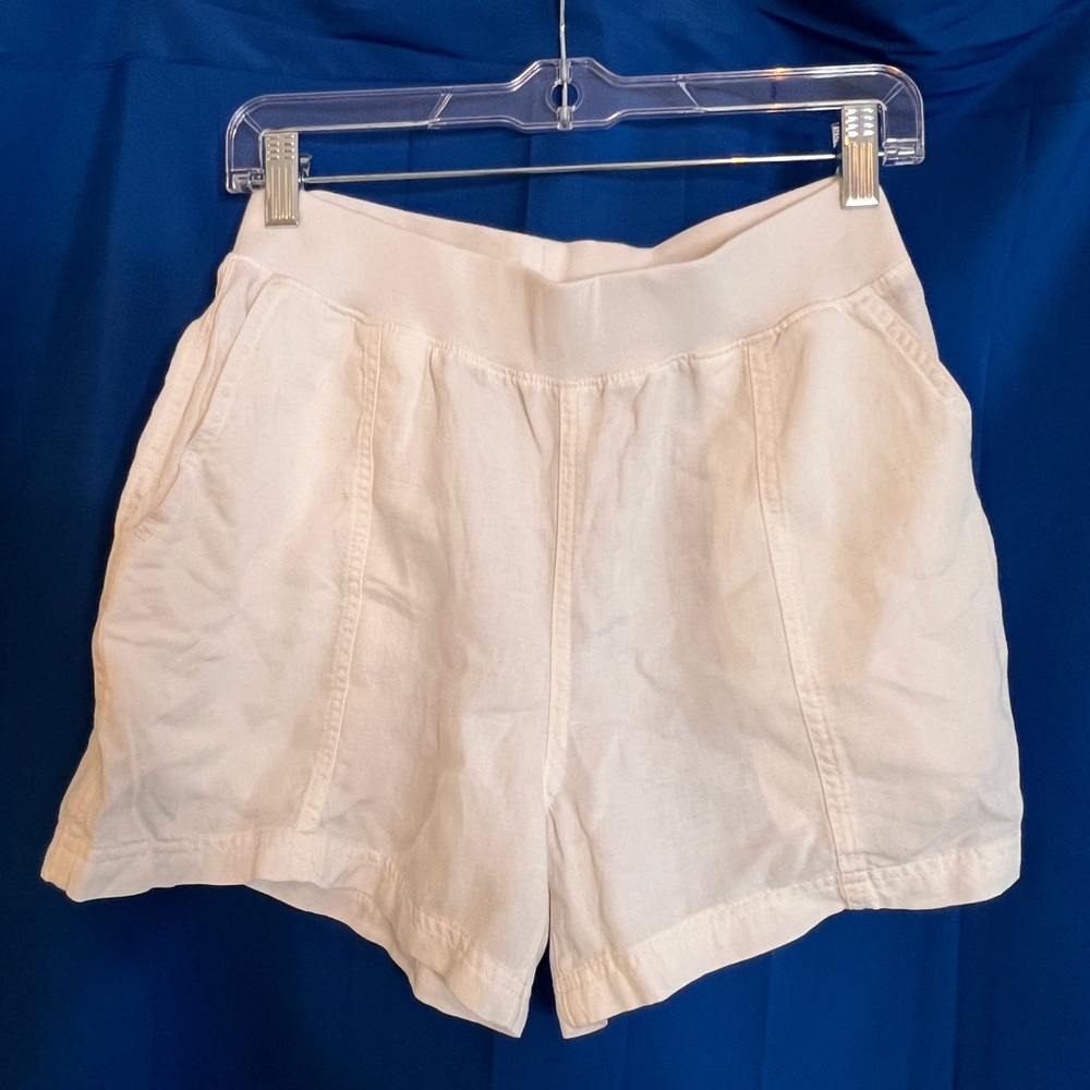 NWOT Faherty Arlie shorts, Tencel & Linnen, cream color